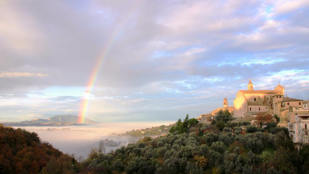 B&B Colle Perrini Country House Casperia Bagian luar foto